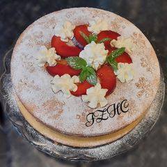 🍰Vanilla Sponge Cake filled with Plum Jam & Chantilly Cream🍰 A picture of 🍰Vanilla Sponge Cake filled with Plum Jam & Chantilly Cream🍰.