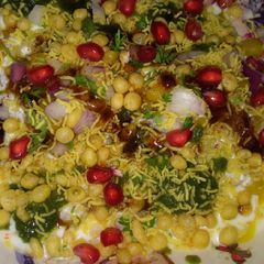 A picture of Aloo Tikki Chat.