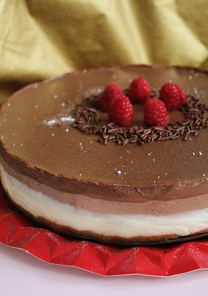 Foto principal de Tarta de tres chocolates