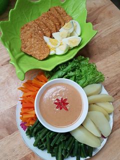 Foto resep Gado-gado siram MALANG ala Madam Nenek 😘