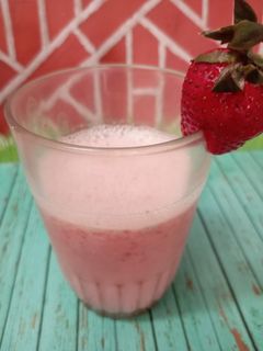 Foto resep Strawberry Smoothies Yogurt
