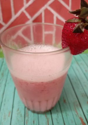 Foto resep Strawberry Smoothies Yogurt