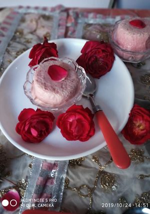 A picture of Rose kulfi.