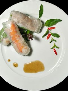 Hình của món Gỏi cuốn tôm thịt.