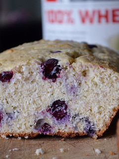 Una foto de Receta fácil de budín de arándanos
