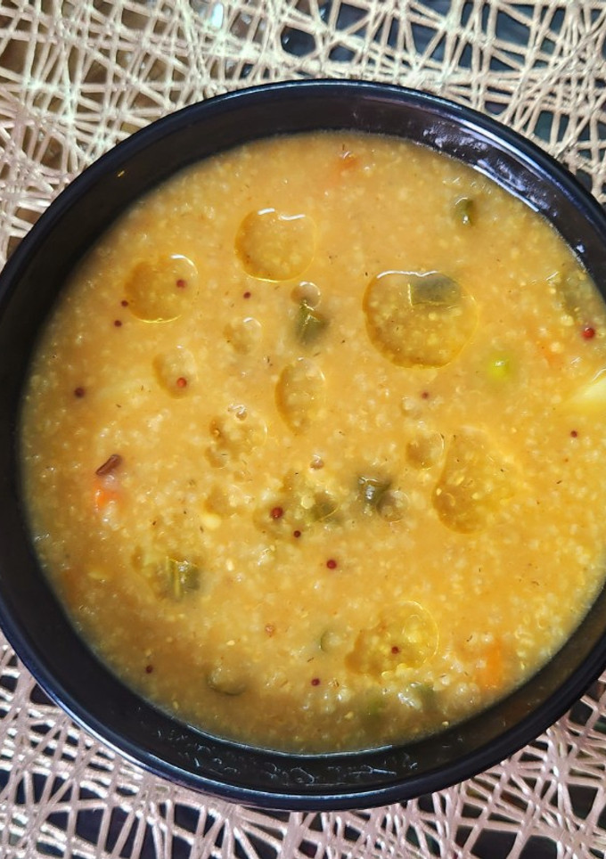 A picture of Split Jowar daliya.