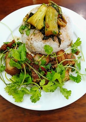 Hình của món Thịt kho cải chua.