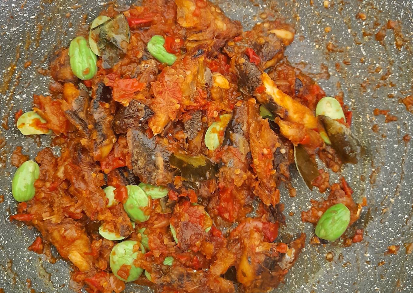 Sambel goreng ikan asap