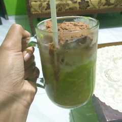 A picture of Alpukat kocok milo hits.