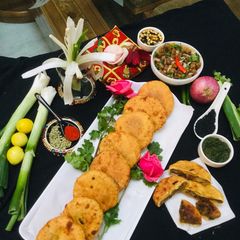 A picture of Jodhpuri Pyaz Ki Kachoris.