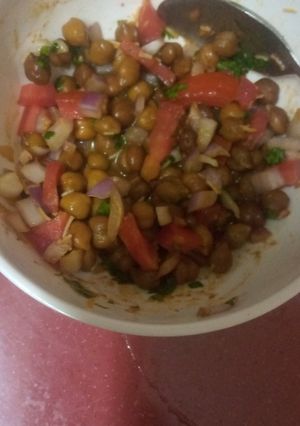 A picture of Chana chat.