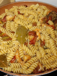 Foto principal de Fusilli con gambas al ajillo y tomates cherry