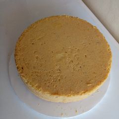 A picture of Simple lemon cake.