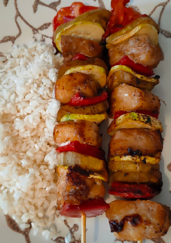 Una foto de Brochetas de merluza