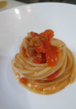 Foto di Spaghetto pomodorino e rigatina croccante