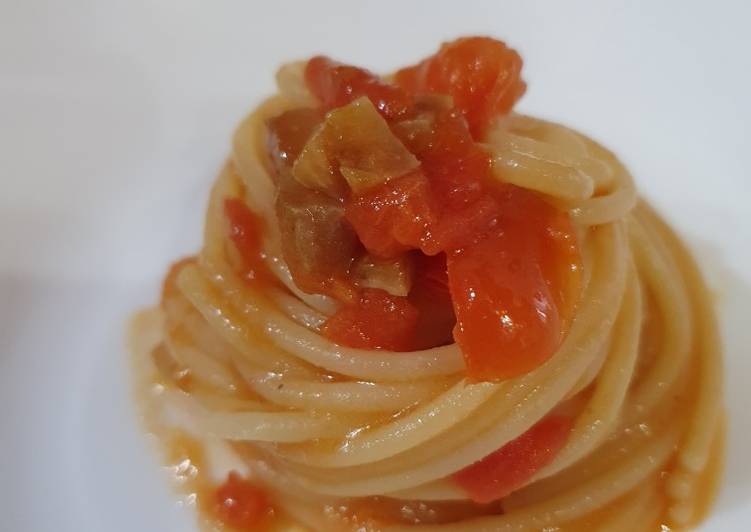 Spaghetto pomodorino e rigatina croccante