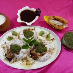 A picture of Paneer stuffed Dahi bade/bhalle.
