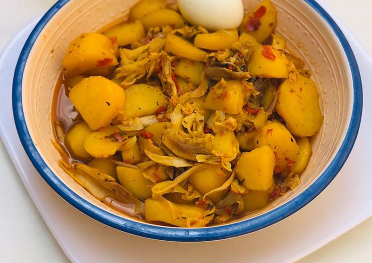 Easiest Way to Prepare Super Quick Homemade Shredded chicken Irish potatoes porridge