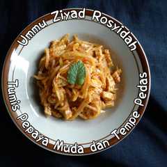 A picture of Tumis Pepaya Muda dan Tempe Pedas.