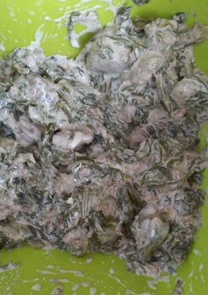 A picture of Spinach and chicken liver salad.