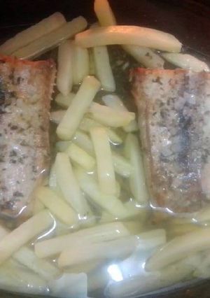 Una foto de Salmón provenzal