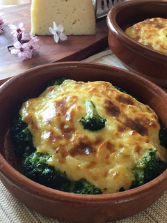 Una foto de Brócoli gratinado