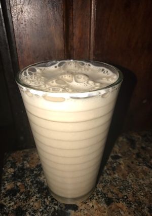 Una foto de Licuando rápido de avena y chocolate, light