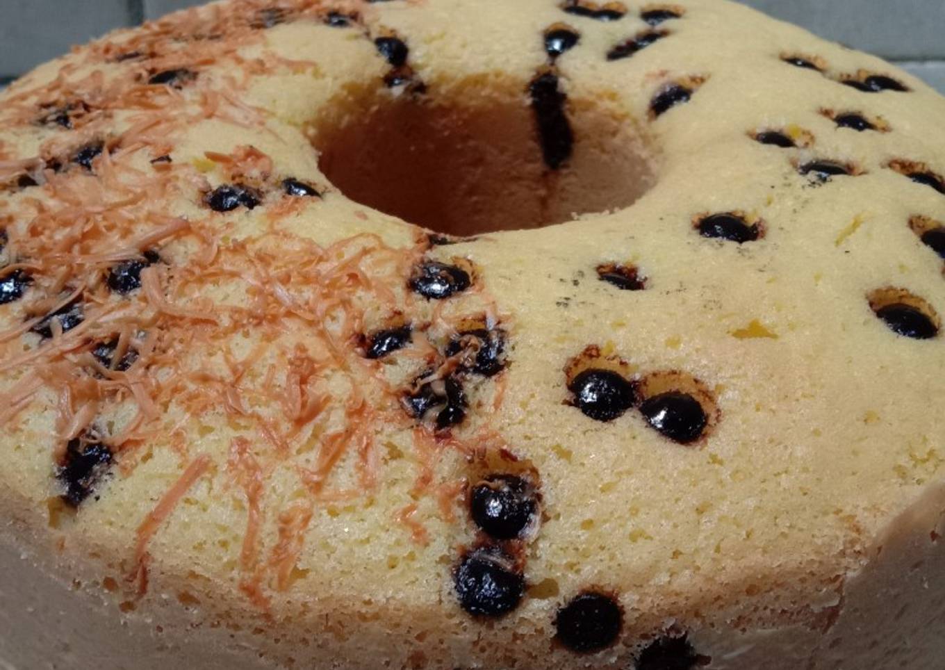 Kue bolu kelapa (coconut cake)