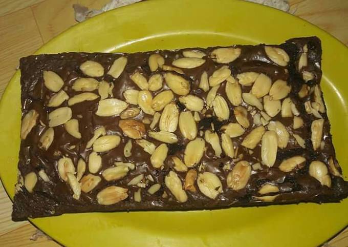 Brownis panggang kacang almond (simple)