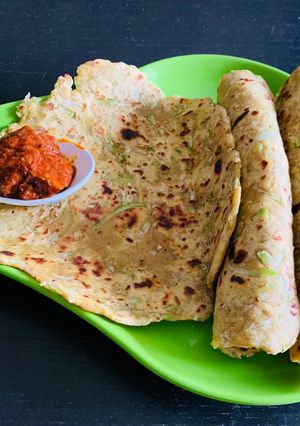 A picture of Lauki Paratha.