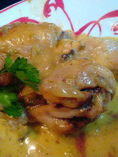 Una foto de Pollo al vino blanco
