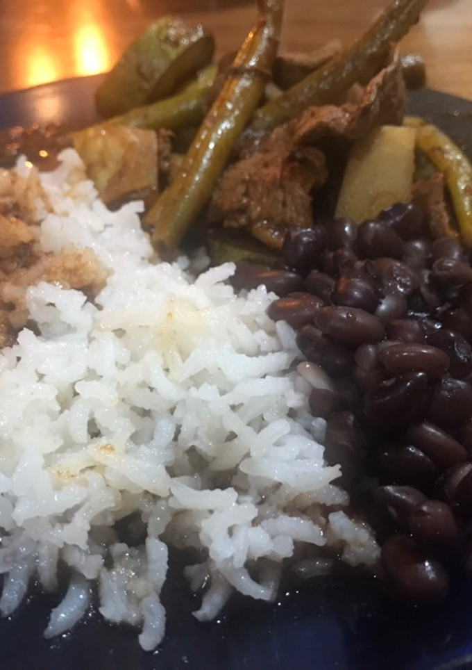 Una foto de Bistec en salsa de chile pasilla