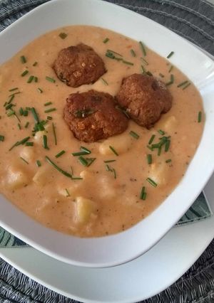 Krumplifőzelék klasszikus fasírttal recept fotója