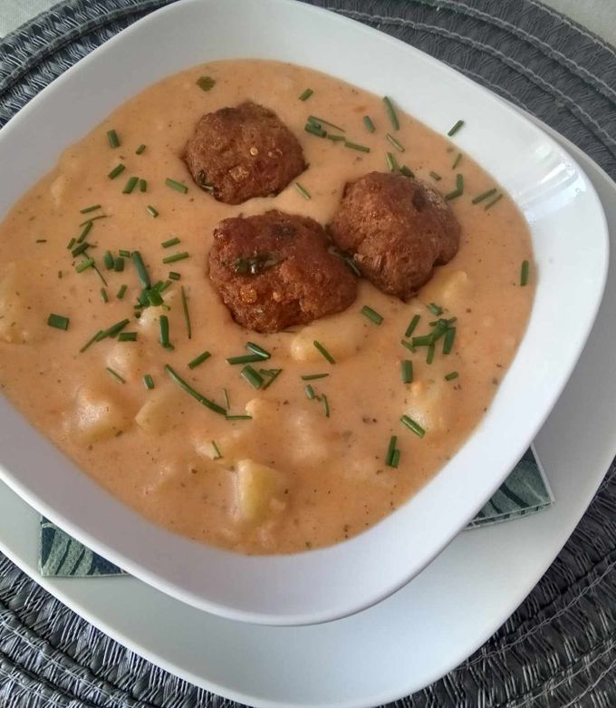 Krumplifőzelék klasszikus fasírttal recept fotója
