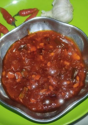 शेजवान चटणी (schezwan chutney recipe in marathi) रेसिपी चे मुख्य फोटो 