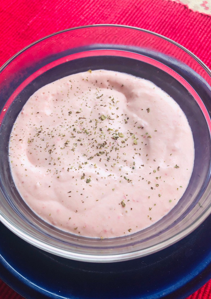 Una foto de Mousse de 🍓🍓🍓🍓🍓 frutillas o fresas, fácil, rápido (10 minutos)y riquísimo. Apto Keto 😜😜😜