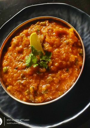 A picture of Pav bhaji (raw banana).