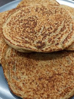 Una foto de Tortitas de avena y plátano 🍌🍯