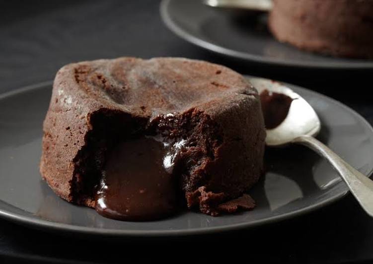 Choco lava biscuit cake