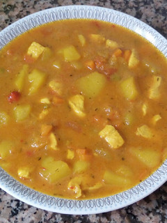 Una foto de Patatas guisadas con pollo
