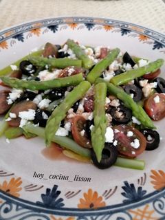 Una foto de Ensalada de espárragos verdes