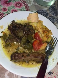Una foto de Pollo guisado