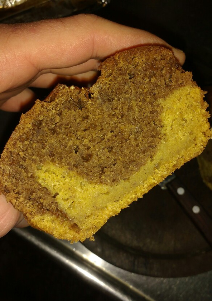 Una foto de Budín de mandarina  marmolado vegano