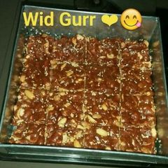 A picture of Peanut chikki/brittle with jaggery😋💛.