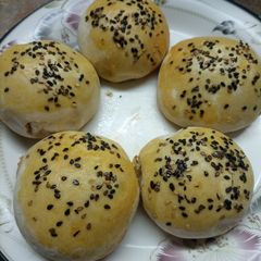 Chicken tikka n cheese filled buns A picture of Chicken tikka n cheese filled buns.