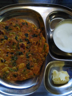 મેથી નાં થેપલા (Methi Thepla Recipe In Gujarati) રેસીપી મુખ્ય ફોટો