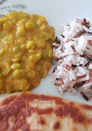Une photo de Dahl de pois cassés et lentilles corail