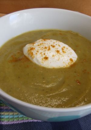 Foto principal de Crema de brécol y zanahorias al curry