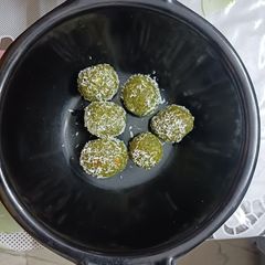 A picture of Moringa Ladoo.