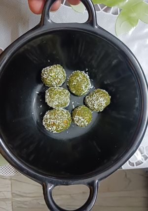 A picture of Moringa Ladoo.